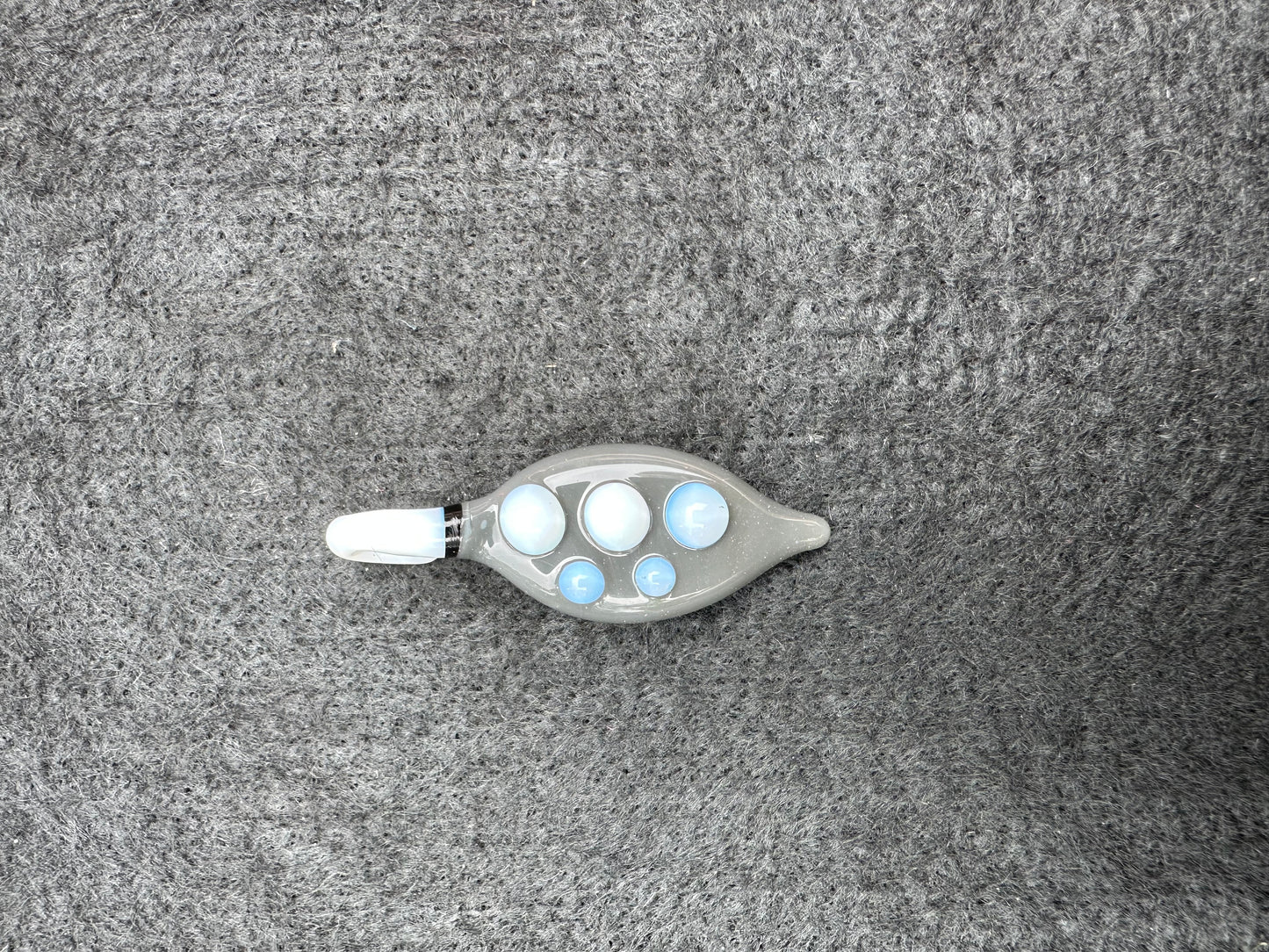Pale Signal Pendant – Pyrexian Relic Class #001 by Jaime Torres